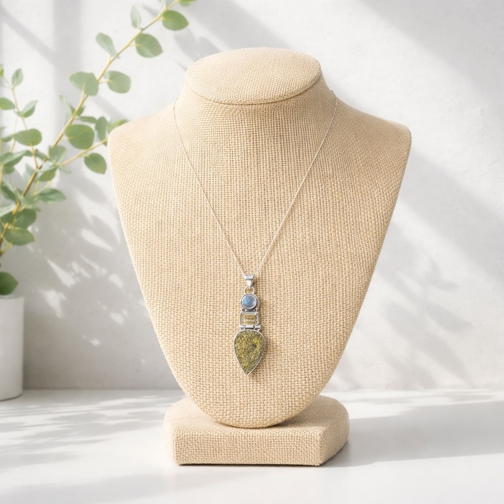 Labradorite & Gold Druzy Pendant Necklace - Picture 2 of 11